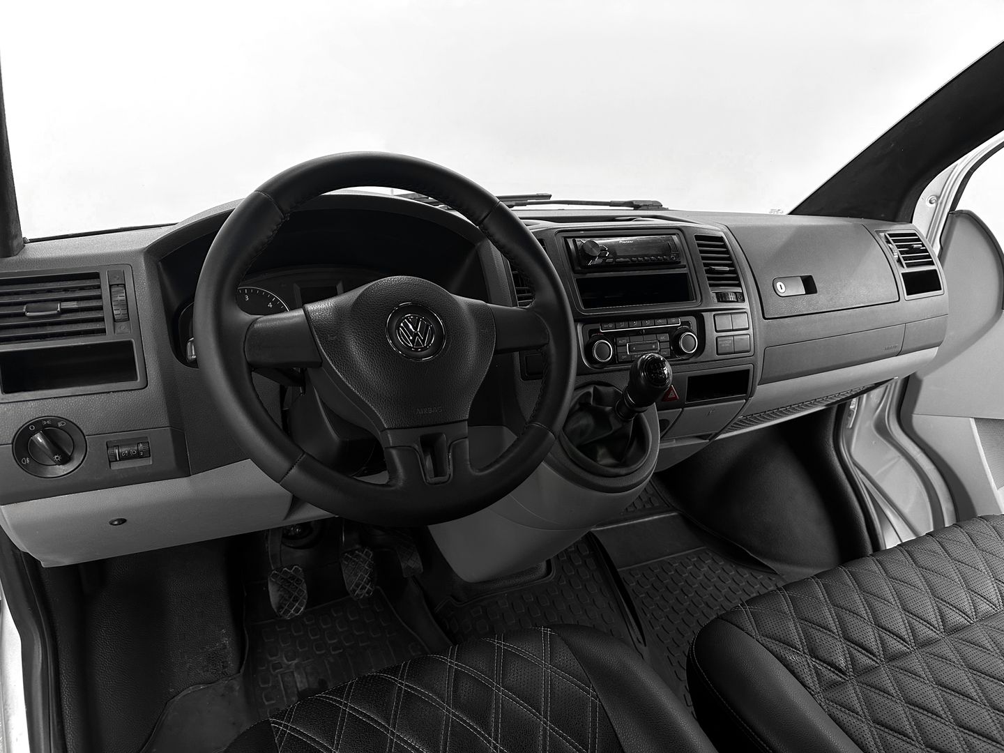 Volkswagen Caravelle, T5 Рестайлинг 2.0d MT (140 л.с.)