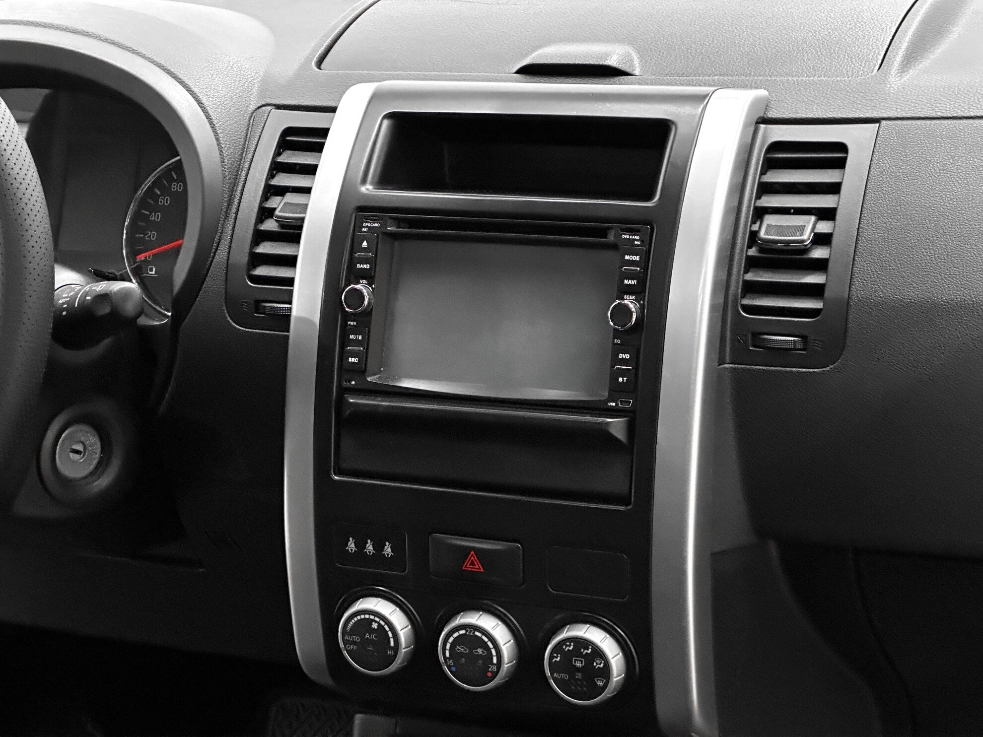 Nissan X-Trail, II Рестайлинг 2.0 CVT (141 л.с.) 4WD