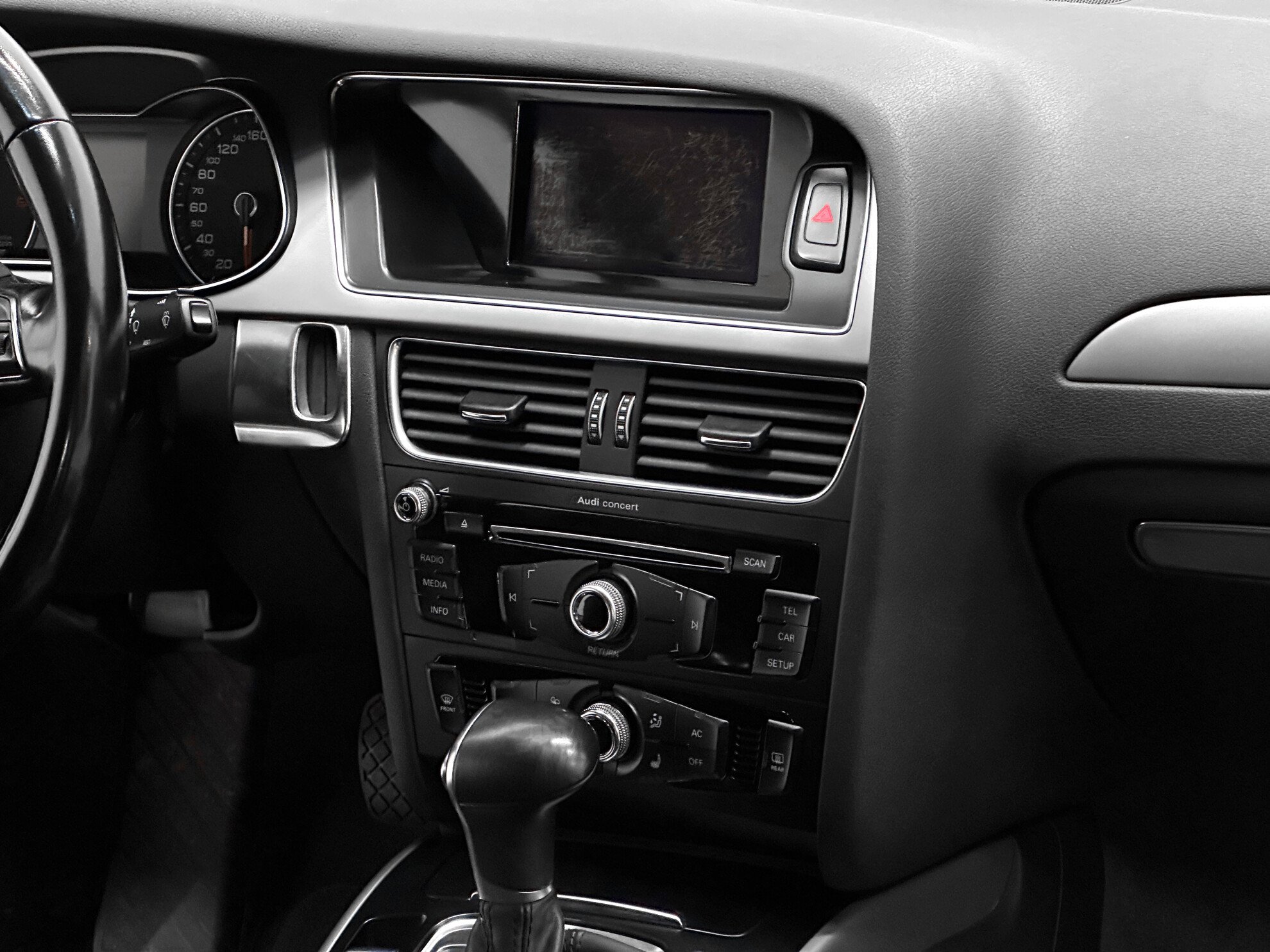 Audi A4, IV (B8) Рестайлинг 1.8 CVT (170 л.с.)