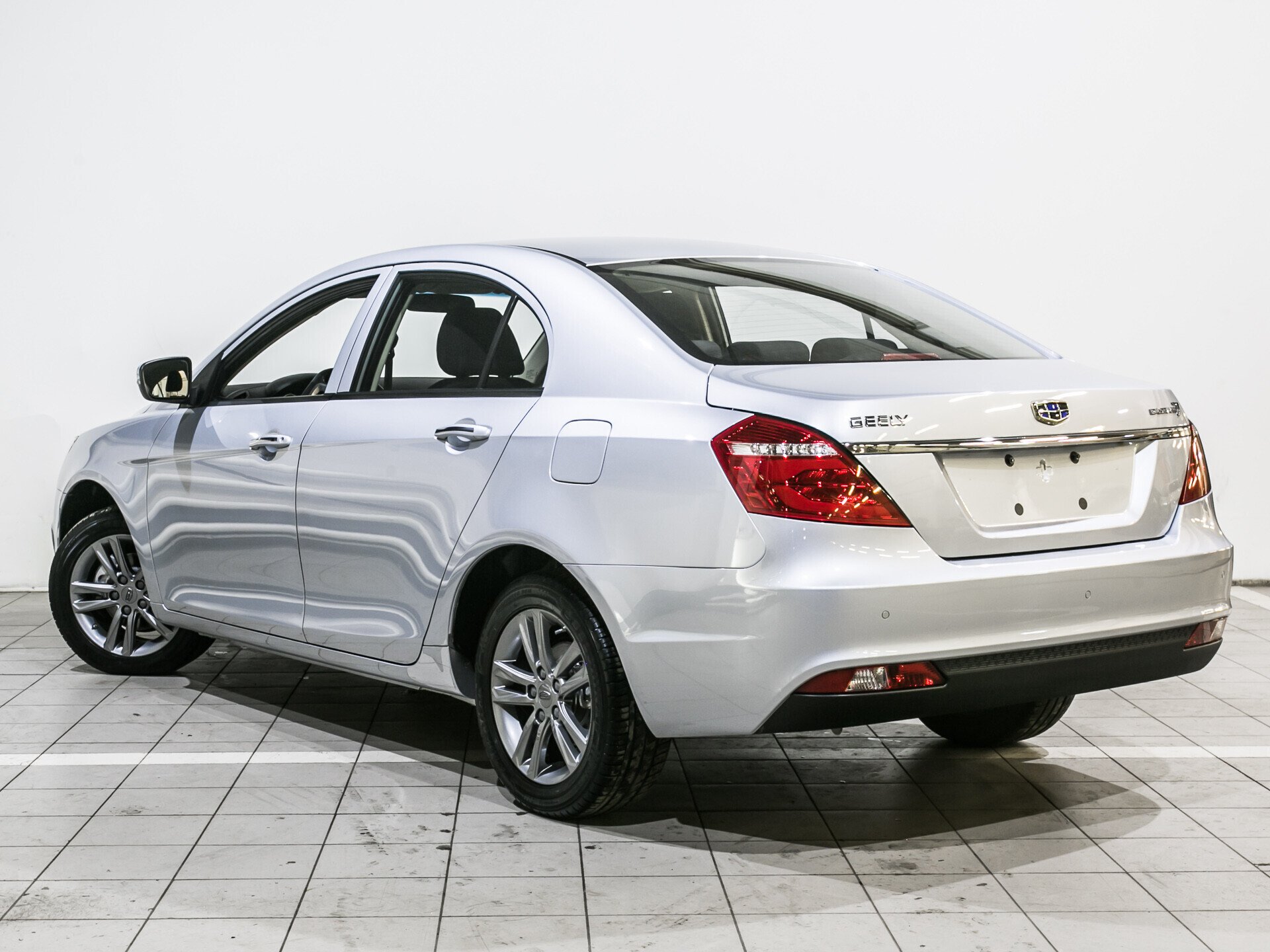 Geely Emgrand 7, I Рестайлинг 1.5 MT (103 л.с.)