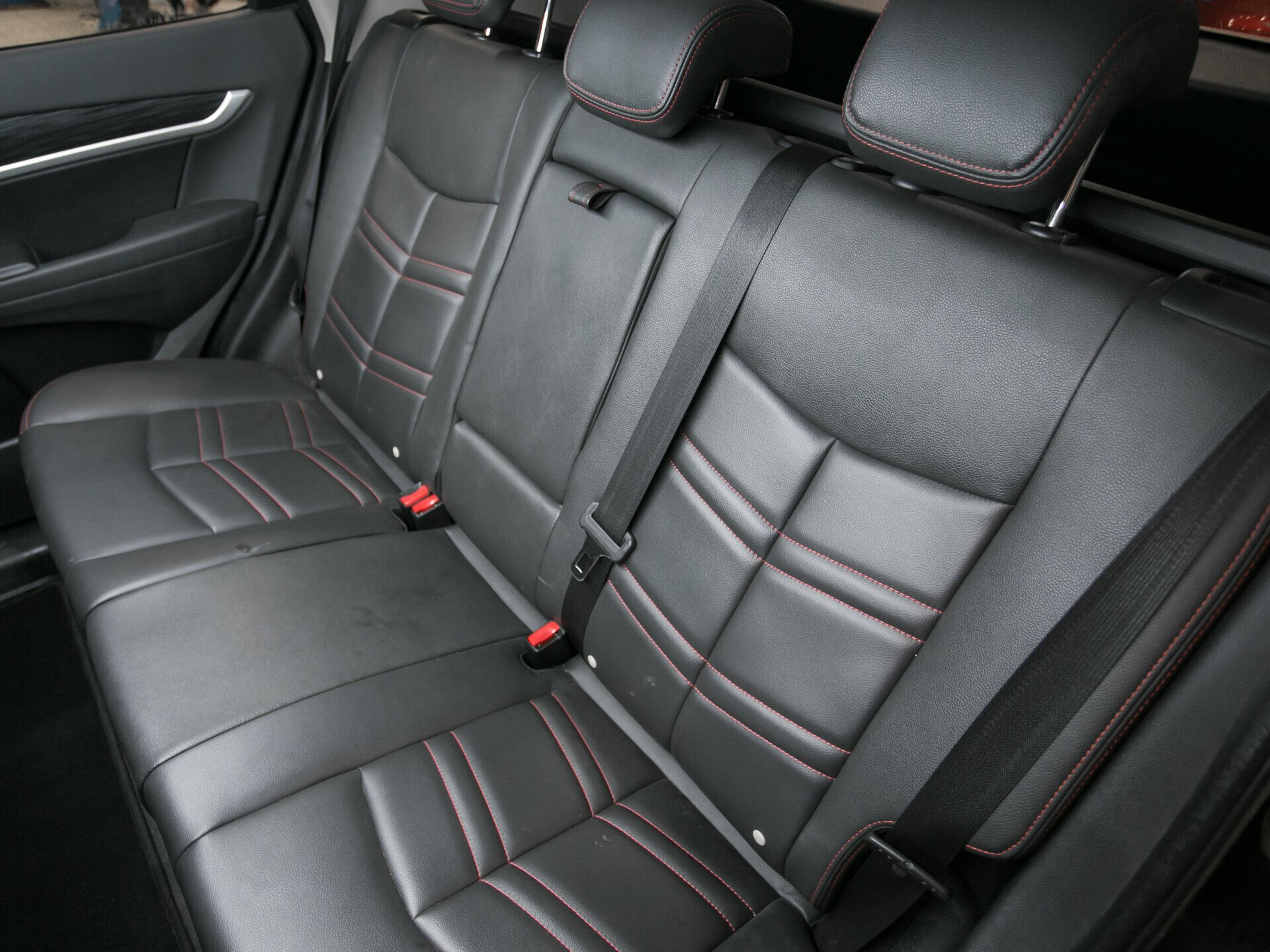 Dongfeng AX7, I 2.0 AT (140 л.с.)