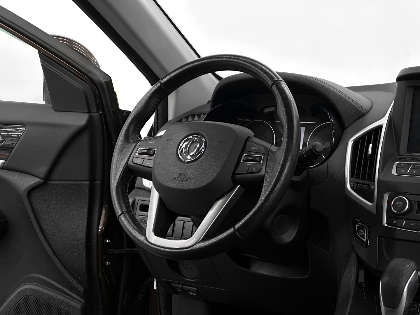 Dongfeng AX7, I 2.0 AT (140 л.с.)