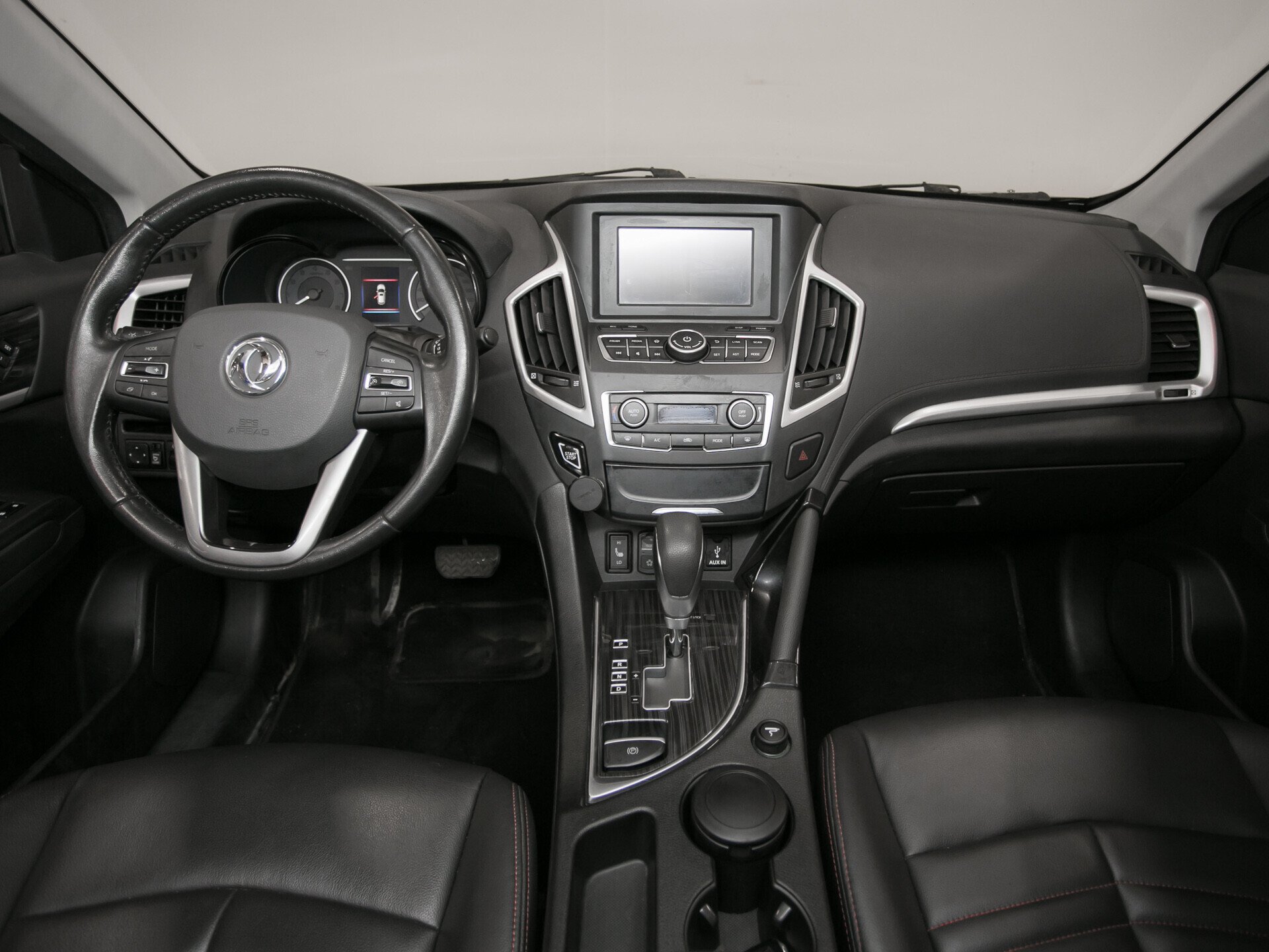 Dongfeng AX7, I 2.0 AT (140 л.с.)